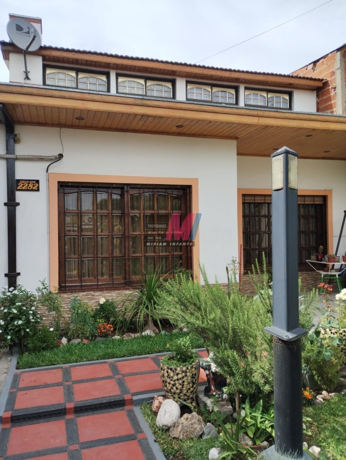 Casa 5 ambientes con pileta en venta en Quilmes