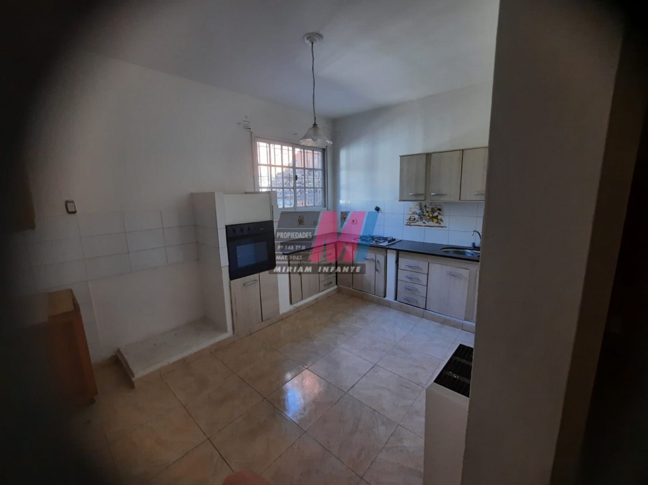 Departamento 2 ambientes en alquiler en Solano