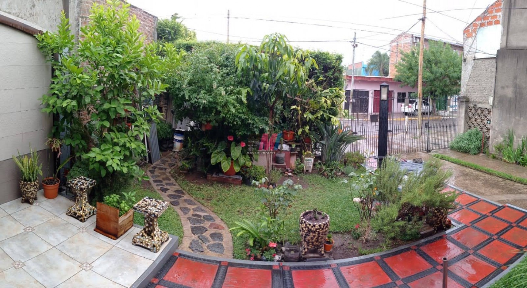 Casa 5 ambientes con pileta en venta en Quilmes