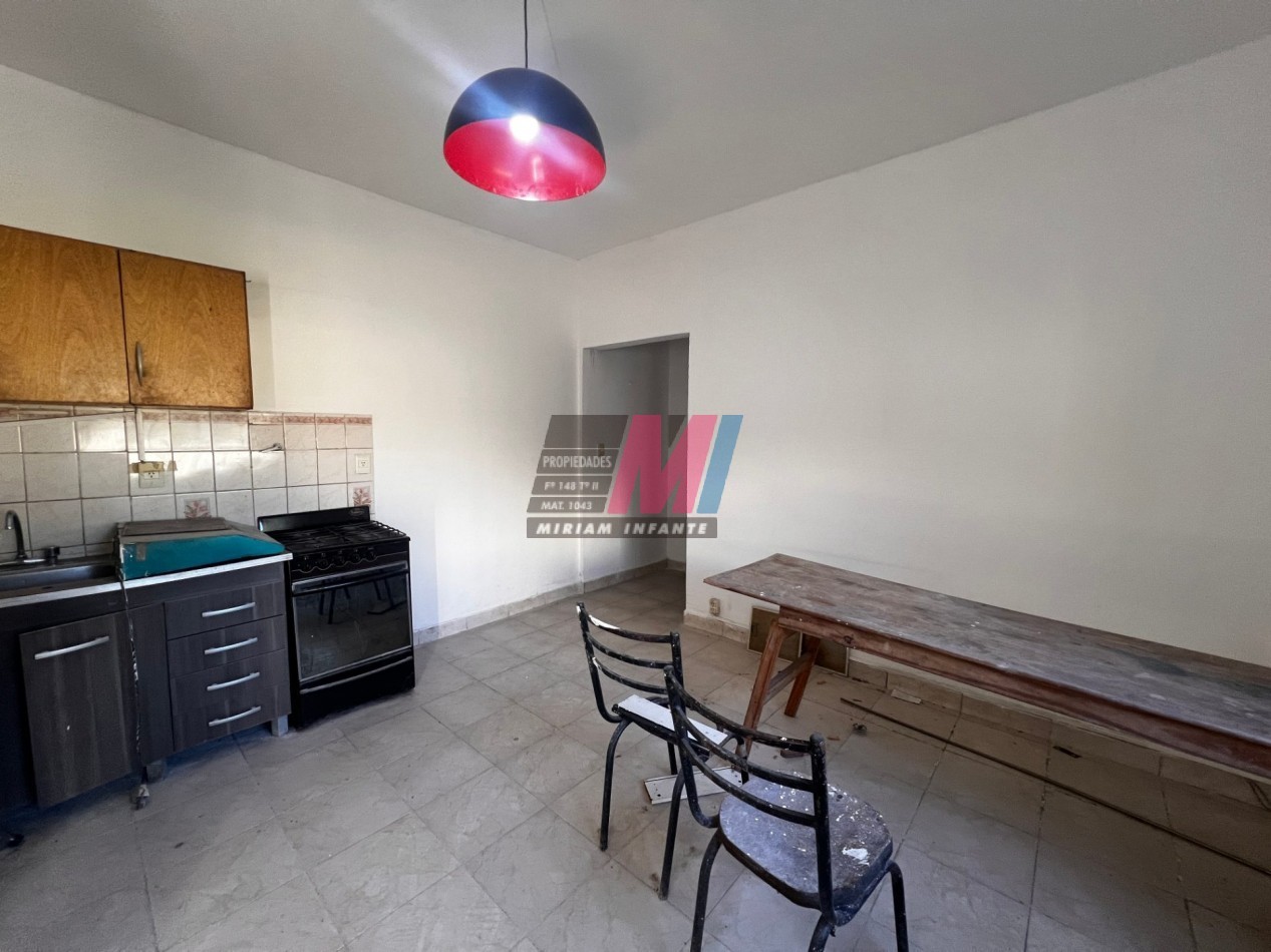 Casa + departamento en venta en Solano